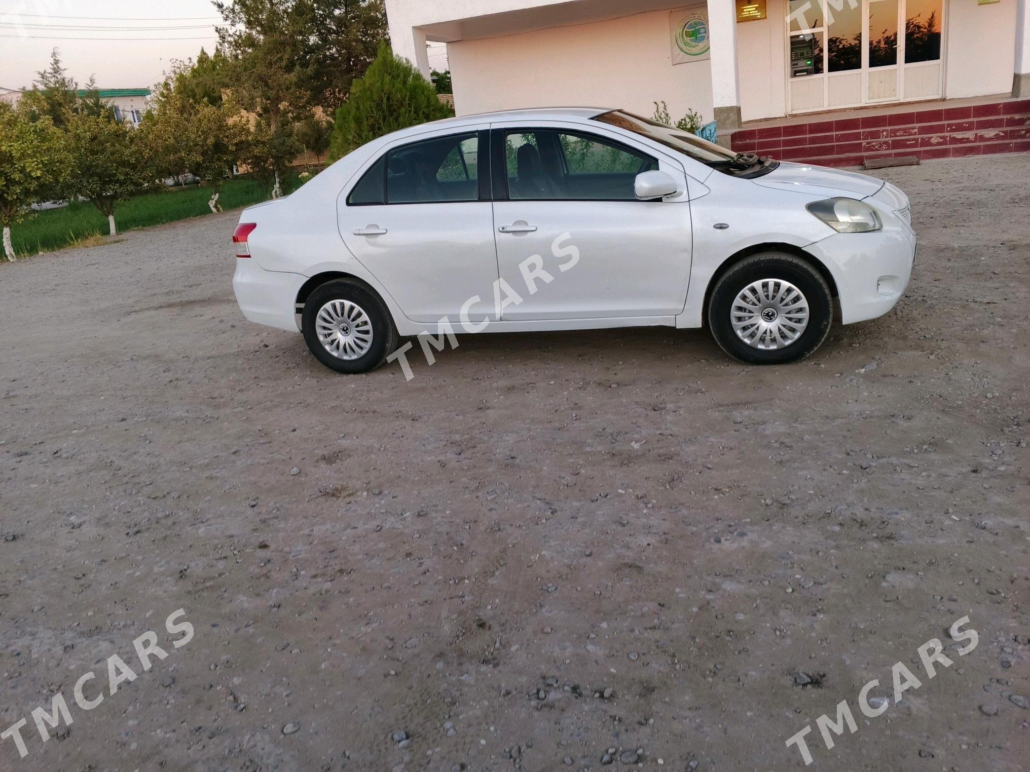 Toyota Yaris 2010 - 100 000 TMT - Дянев - img 6