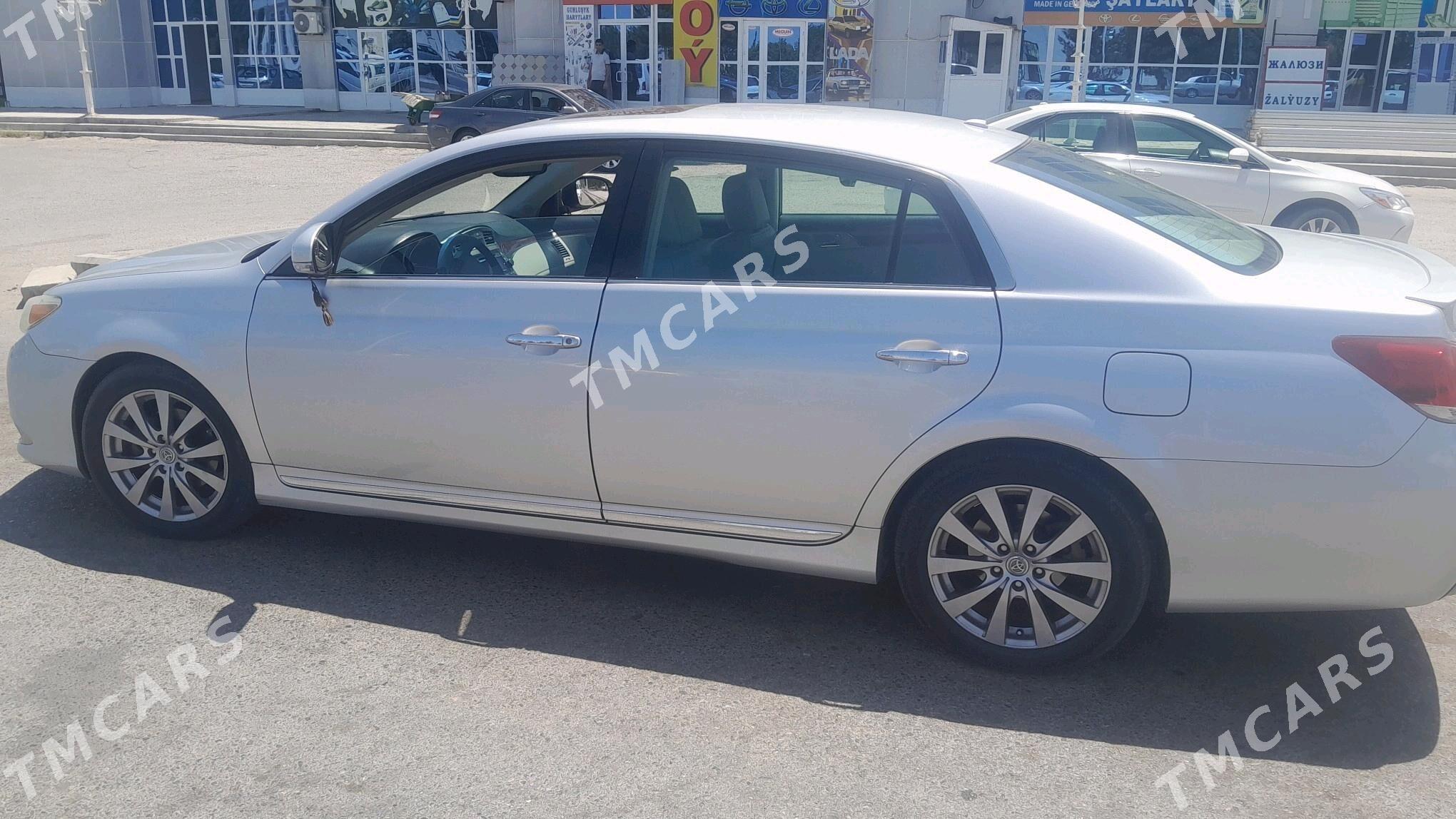 Toyota Avalon 2010 - 290 000 TMT - Байрамали - img 9