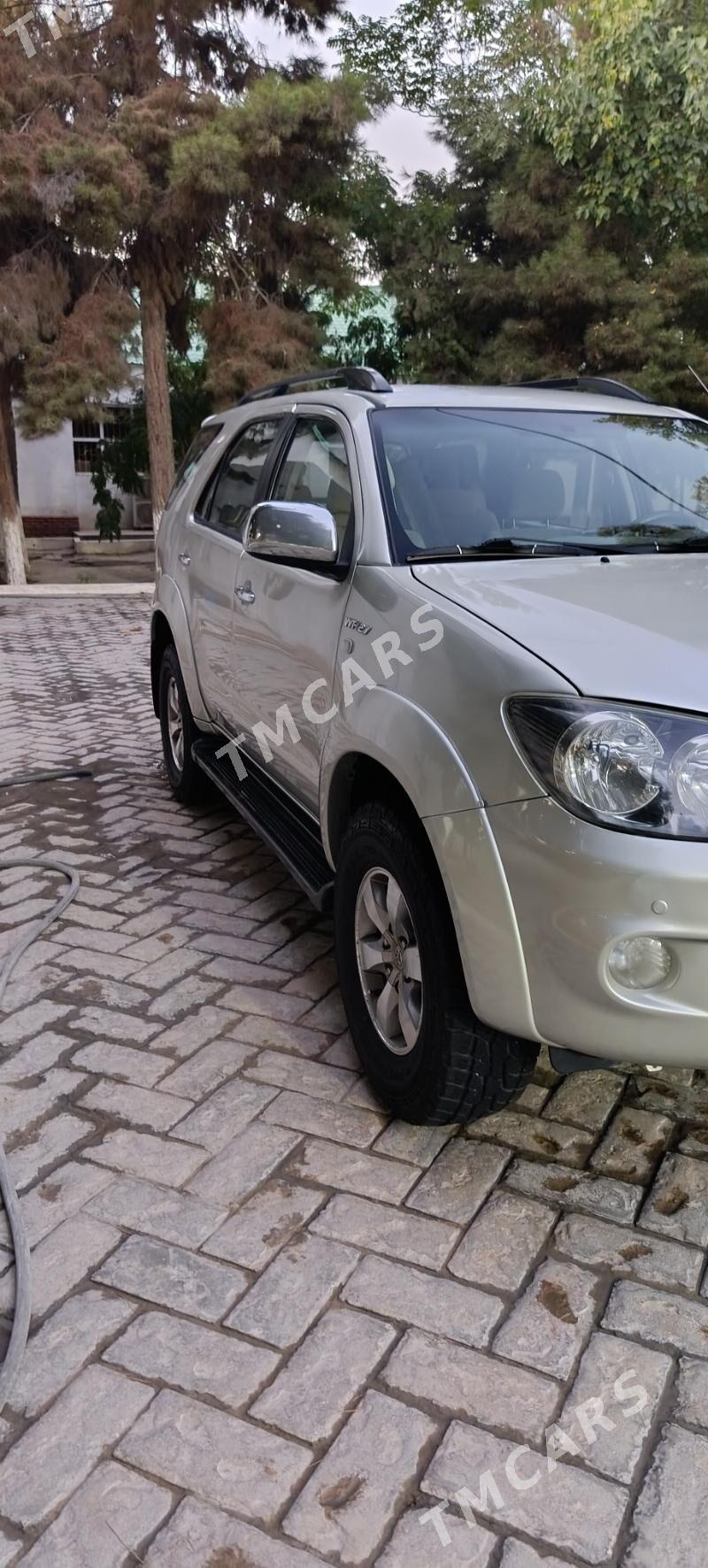 Toyota Fortuner 2008 - 245 000 TMT - Büzmeýin GRES - img 10