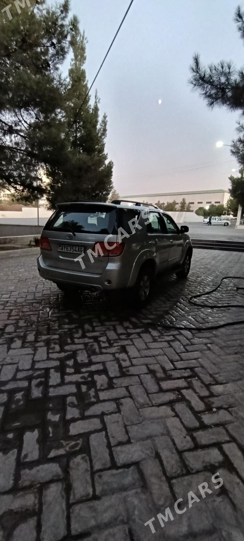 Toyota Fortuner 2008 - 245 000 TMT - Büzmeýin GRES - img 2