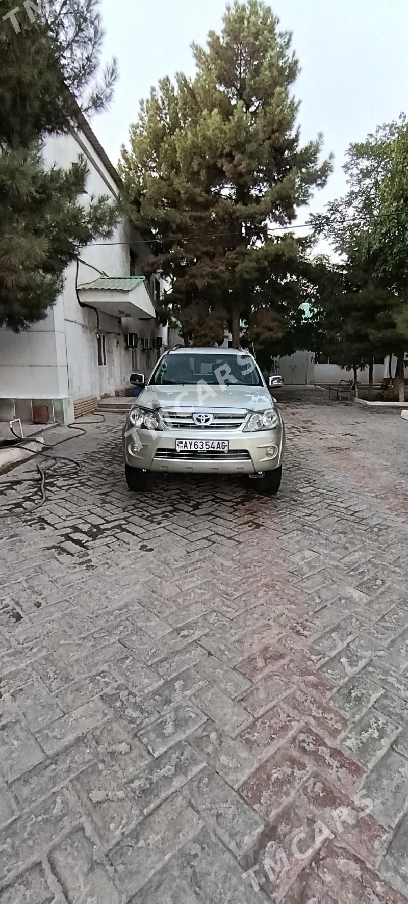Toyota Fortuner 2008 - 245 000 TMT - Büzmeýin GRES - img 5