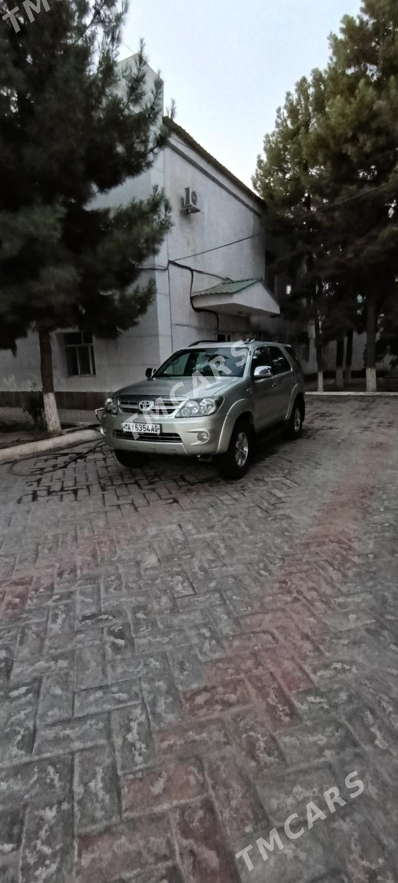 Toyota Fortuner 2008 - 245 000 TMT - Büzmeýin GRES - img 8