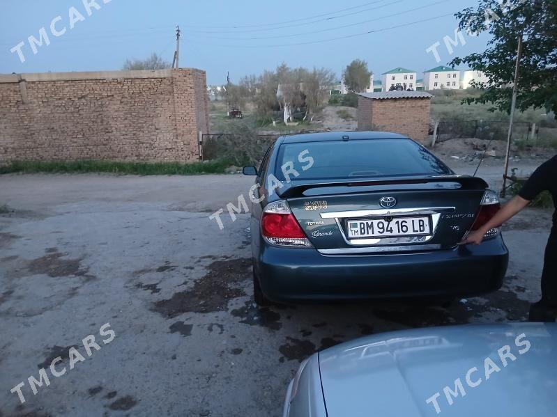 Toyota Camry 2002 - 180 000 TMT - Halaç - img 9