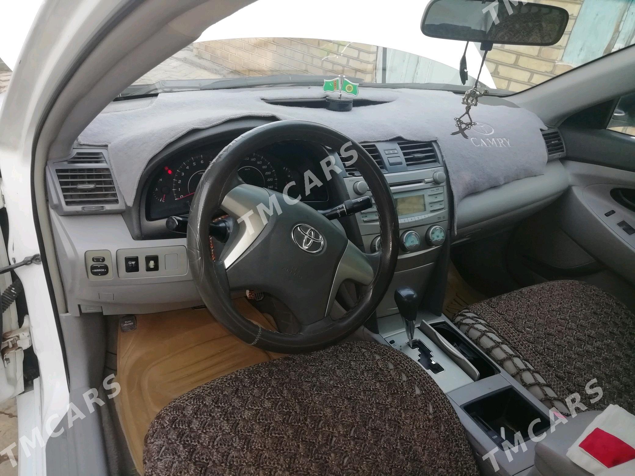 Toyota Camry 2010 - 140 000 TMT - Ýolöten - img 5
