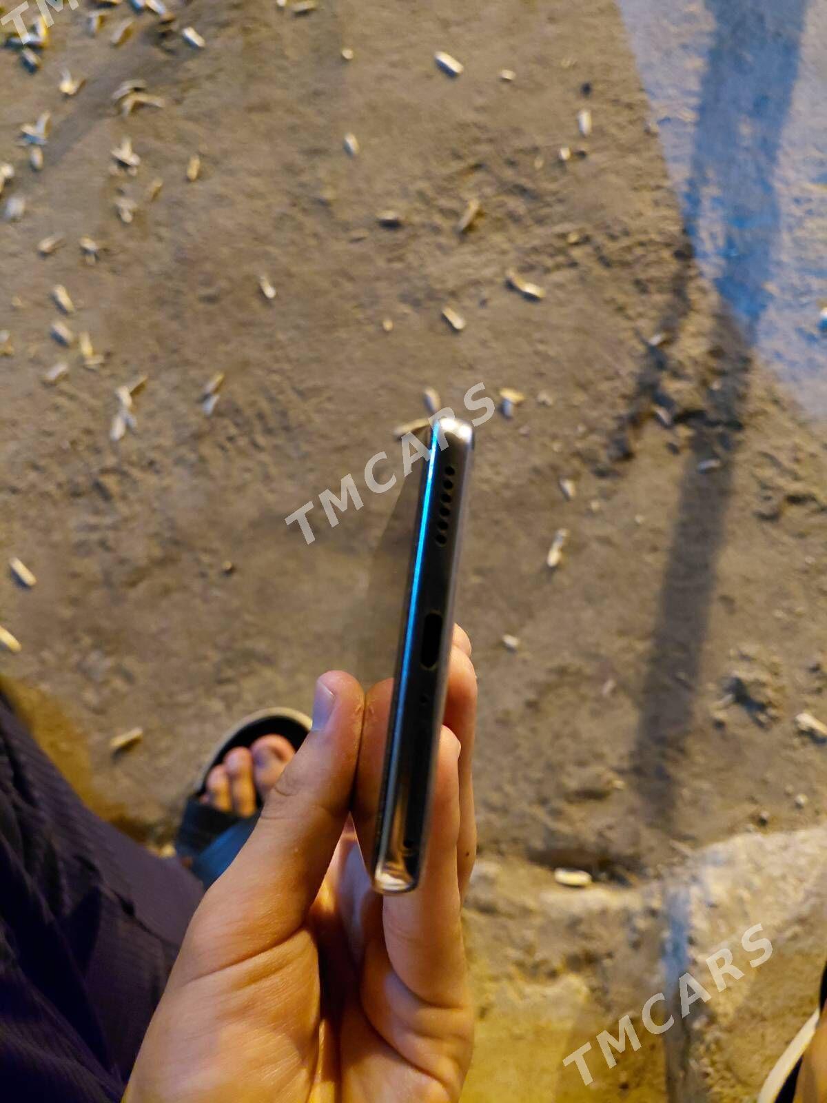 Tecno camon 40 - Büzmeýin - img 2