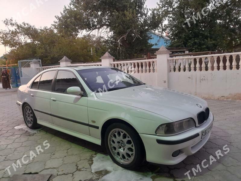 BMW E39 2001 - 127 000 TMT - Balkanabat - img 5