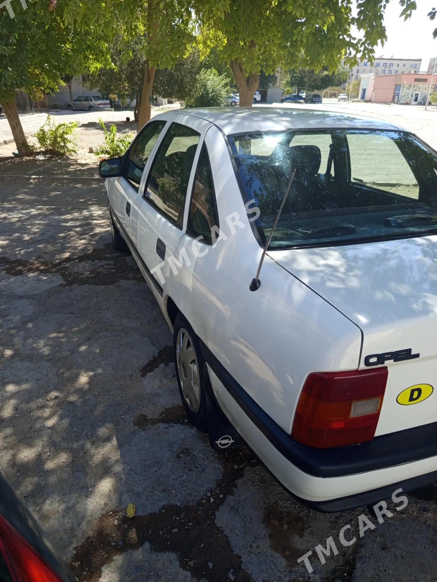 Opel Vectra 1990 - 34 000 TMT - Байрамали - img 4