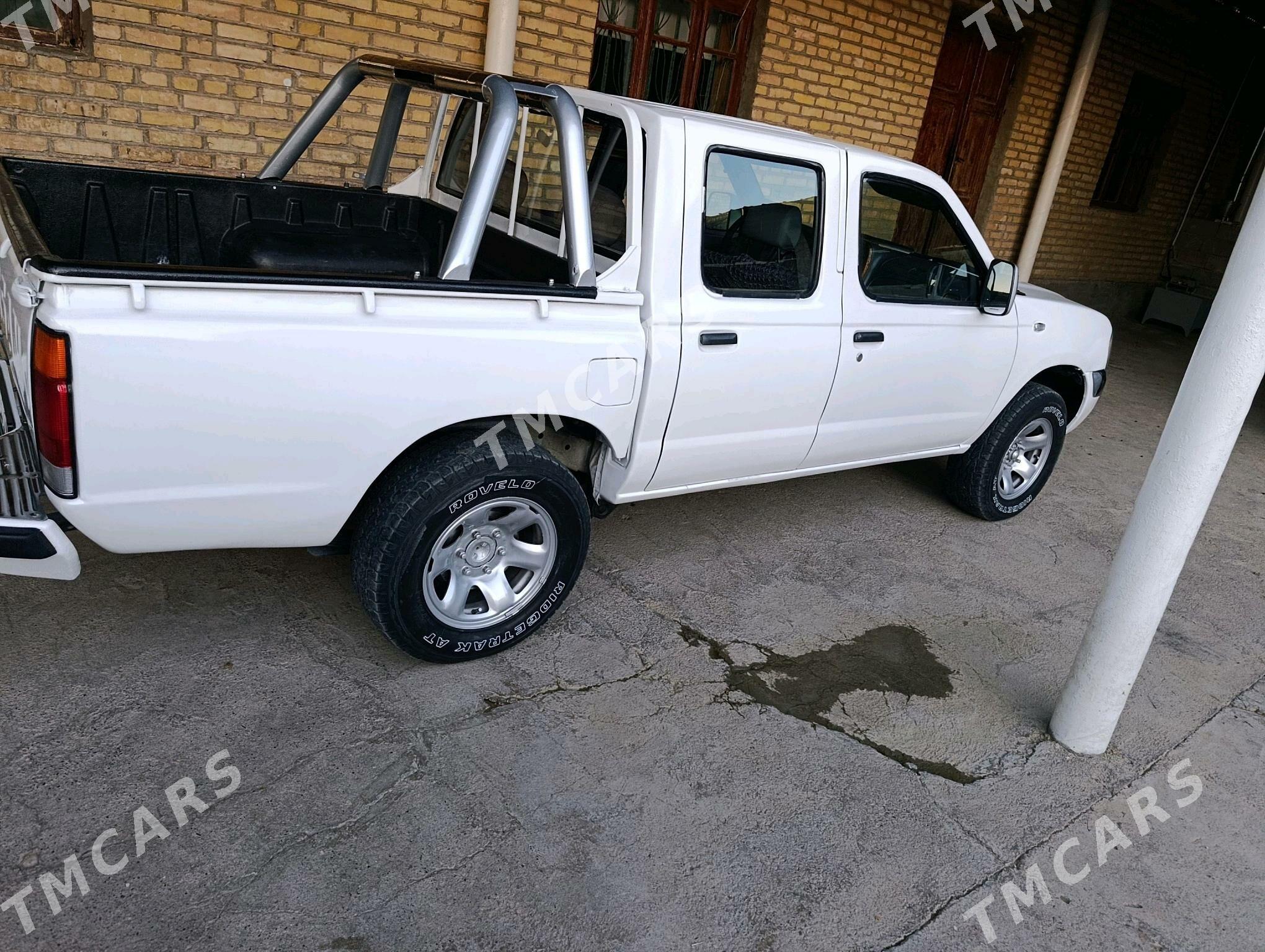 Nissan Navara 2007 - 135 000 TMT - Çoganly - img 4