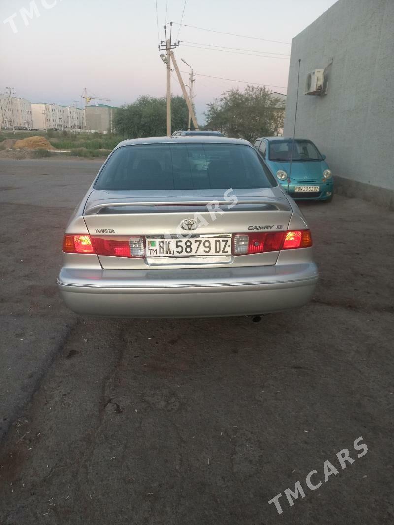 Toyota Camry 2000 - 140 000 TMT - Дашогуз - img 3