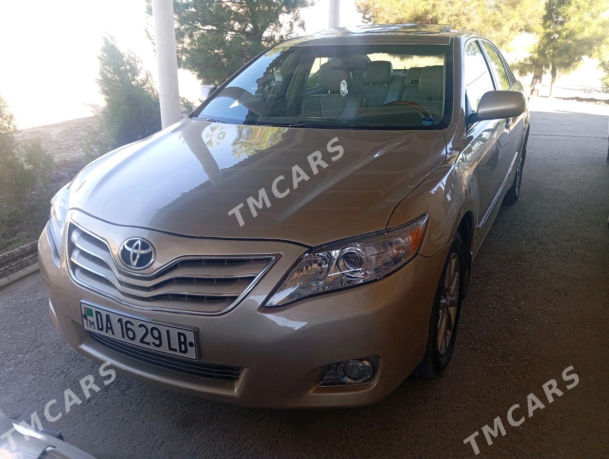 Toyota Camry 2011 - 220 000 TMT - Дянев - img 2