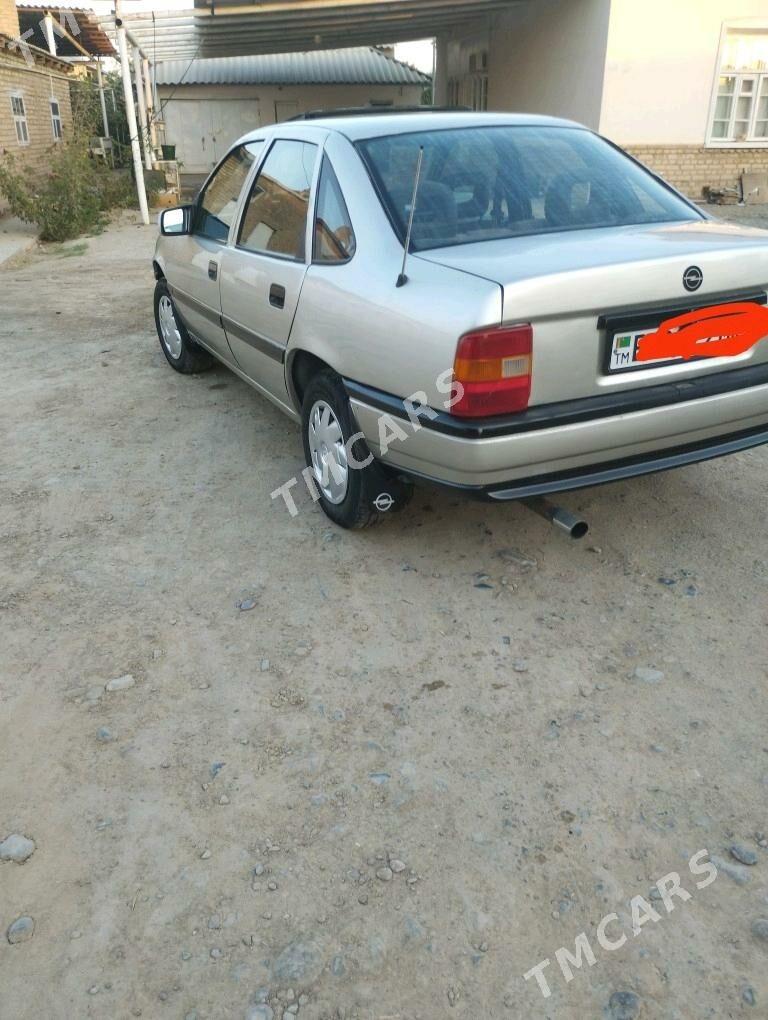 Opel Vectra 1992 - 37 000 TMT - Mary - img 3