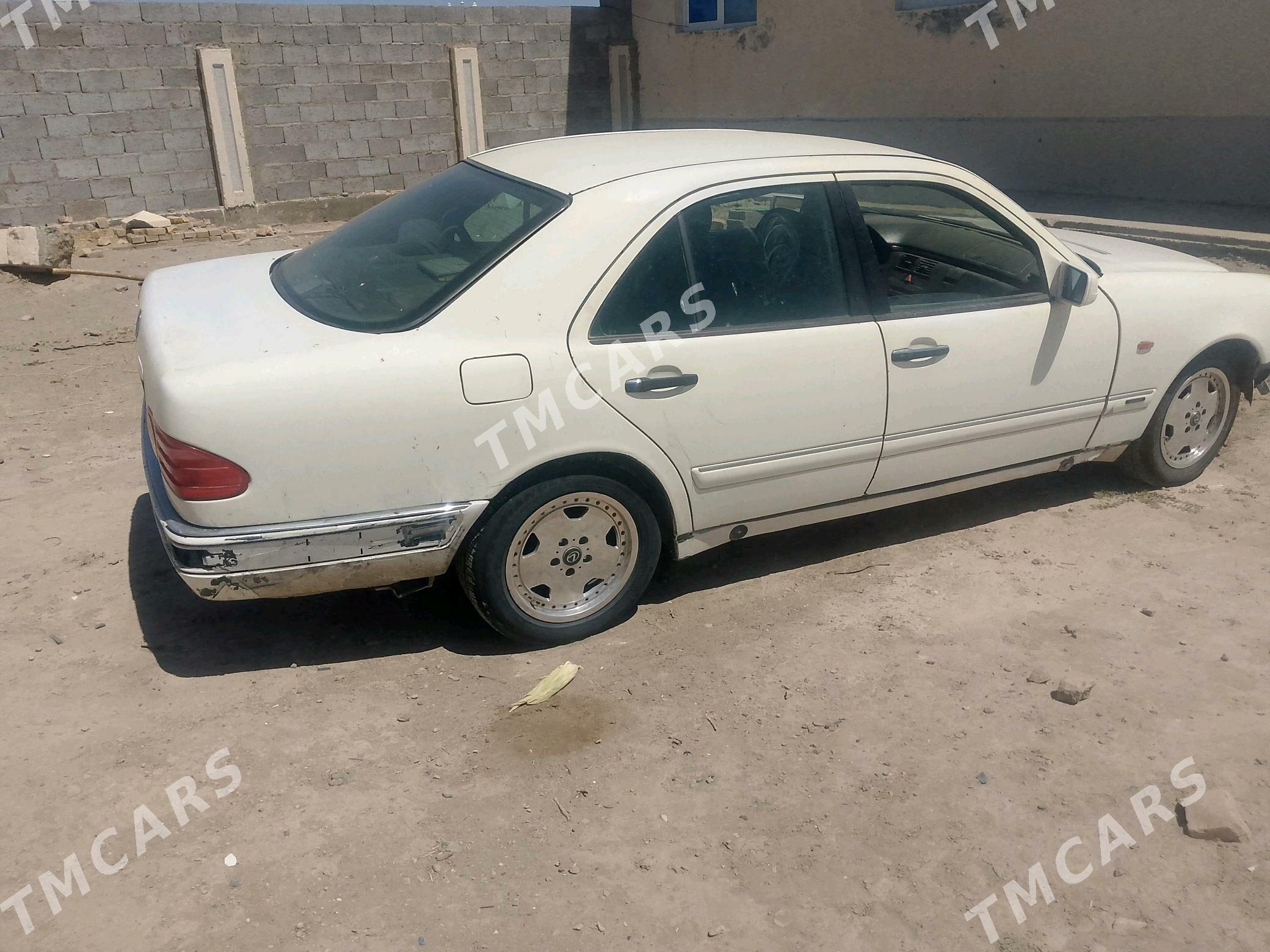 Mercedes-Benz E320 1997 - 50 000 TMT - Гарабекевюл - img 5
