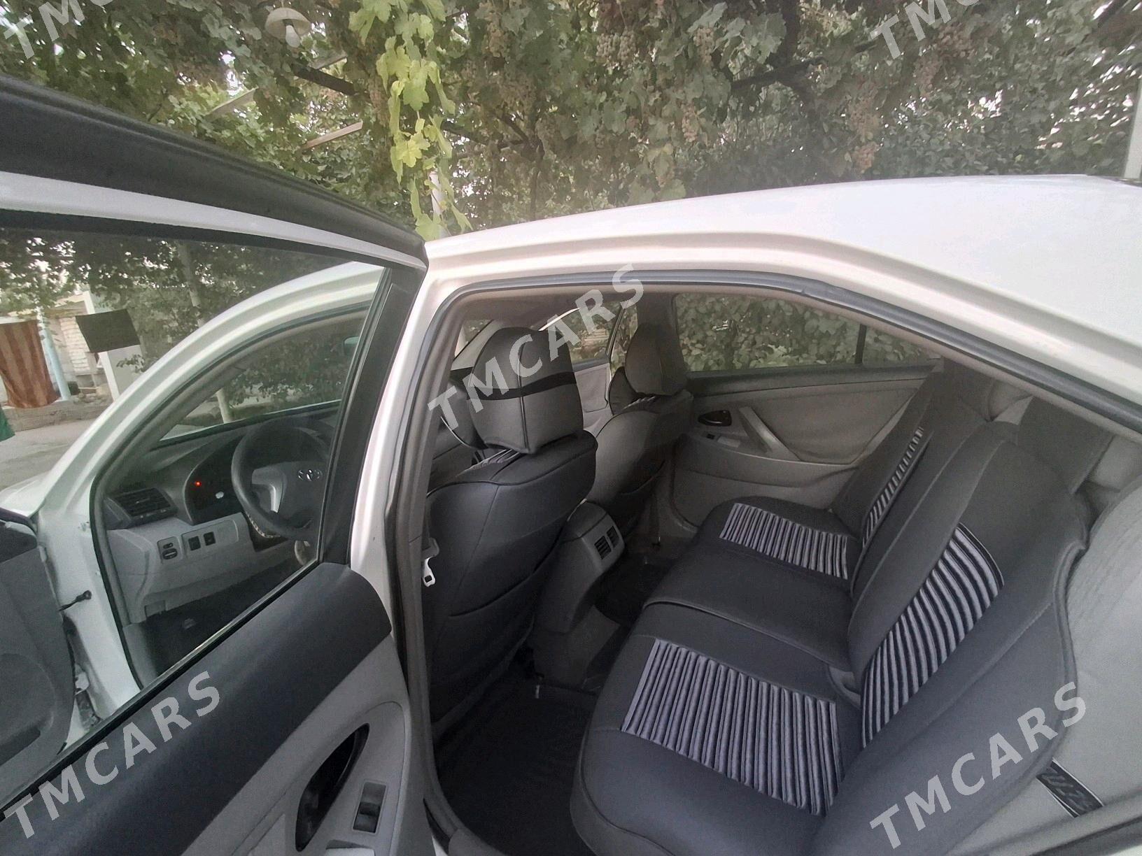Toyota Camry 2010 - 145 000 TMT - Кака - img 3