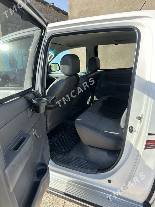 Toyota Hilux 2013 - 300 000 TMT - Балканабат - img 5