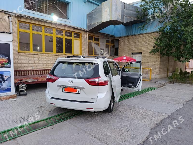 Toyota Sienna 2019 - 425 000 TMT - Ашхабад - img 6
