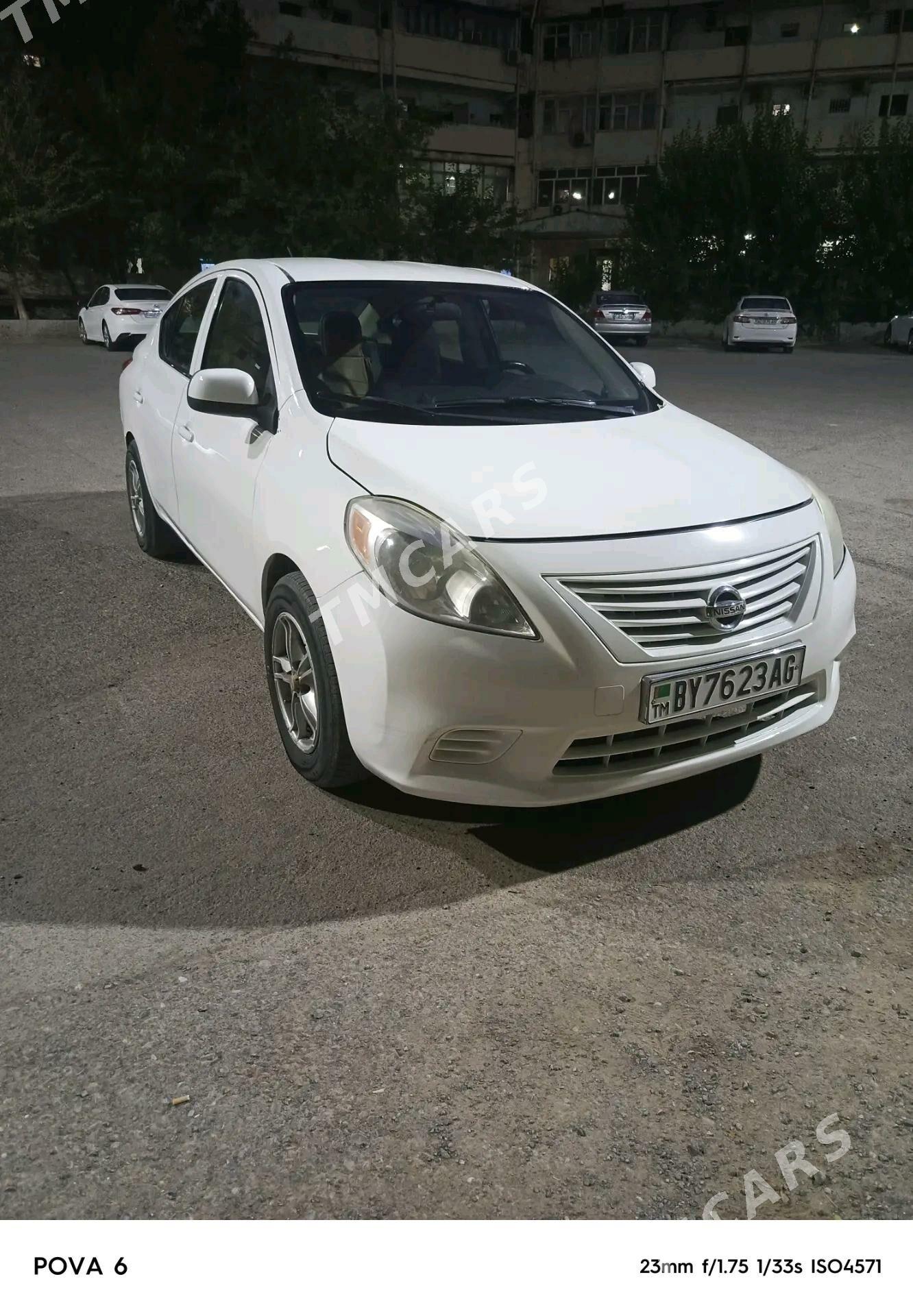 Nissan Versa 2013 - 113 000 TMT - Ашхабад - img 5