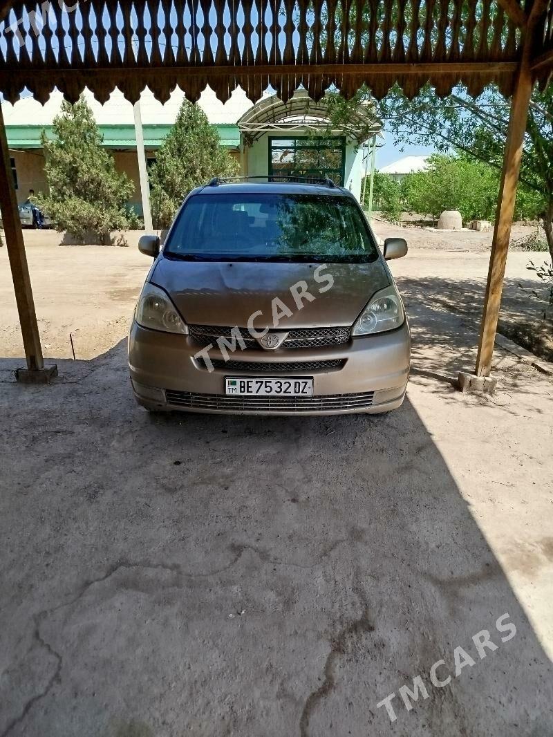 Toyota Sienna 2004 - 200 000 TMT - Гурбансолтан Едже - img 2