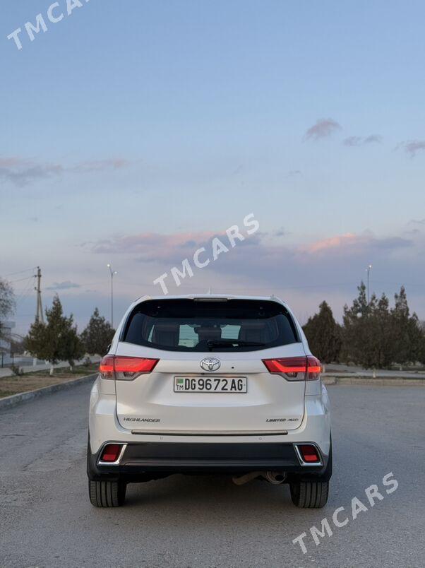 Toyota Highlander 2017 - 650 000 TMT - Aşgabat - img 2