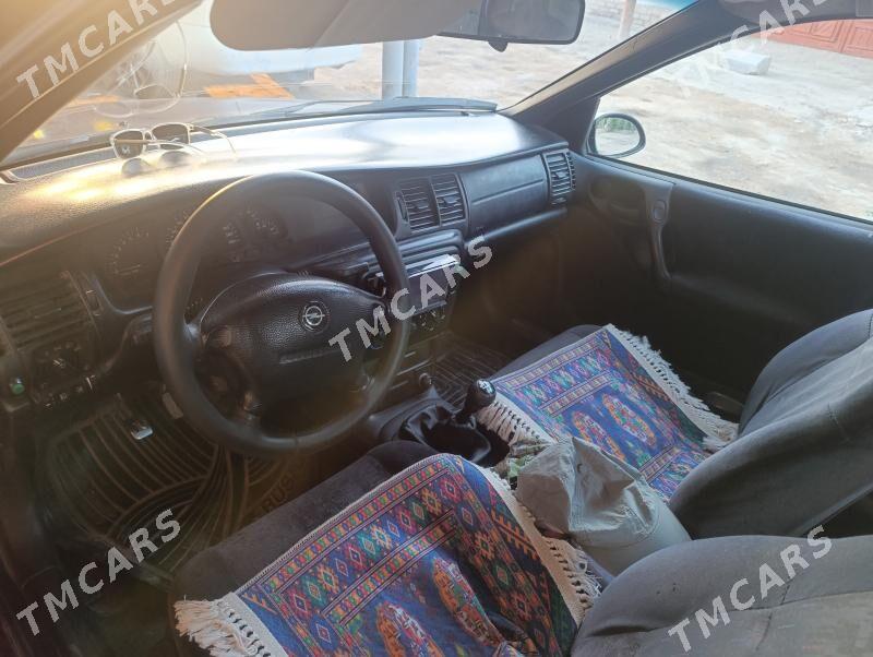 Opel Vectra 1998 - 52 000 TMT - Дашогуз - img 2