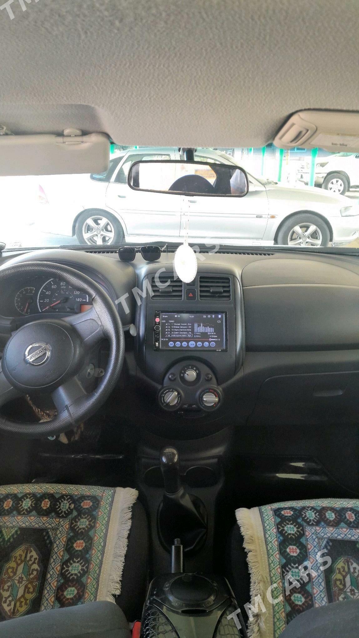 Nissan Versa 2014 - 112 000 TMT - Кëши - img 3