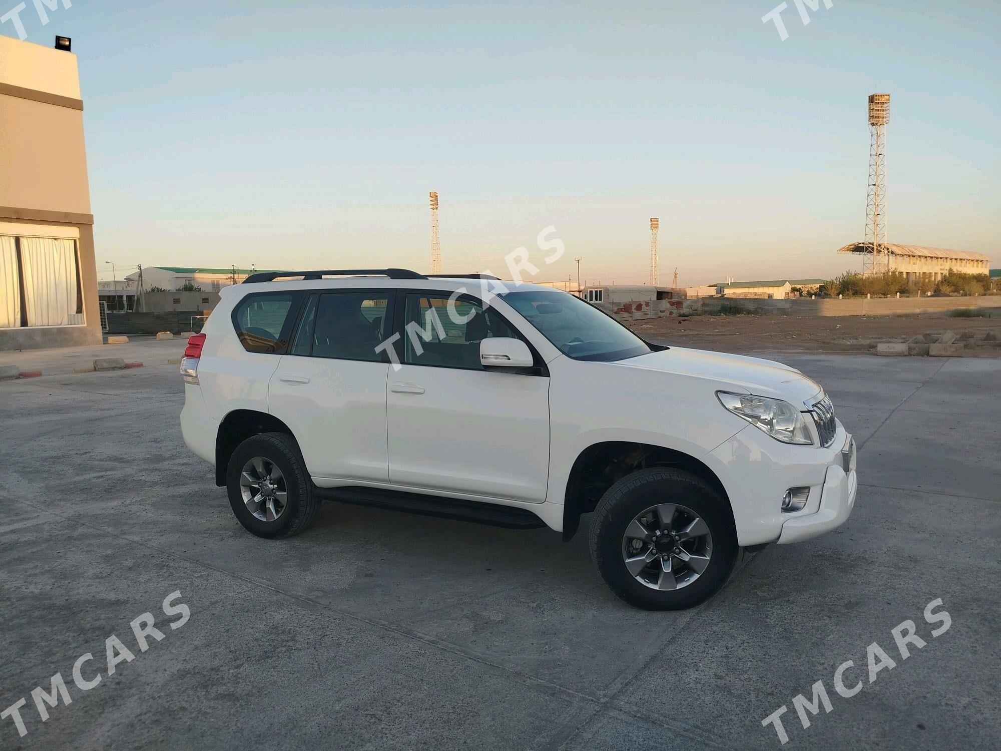 Toyota Land Cruiser Prado 2010 - 350 000 TMT - Байрамали - img 2