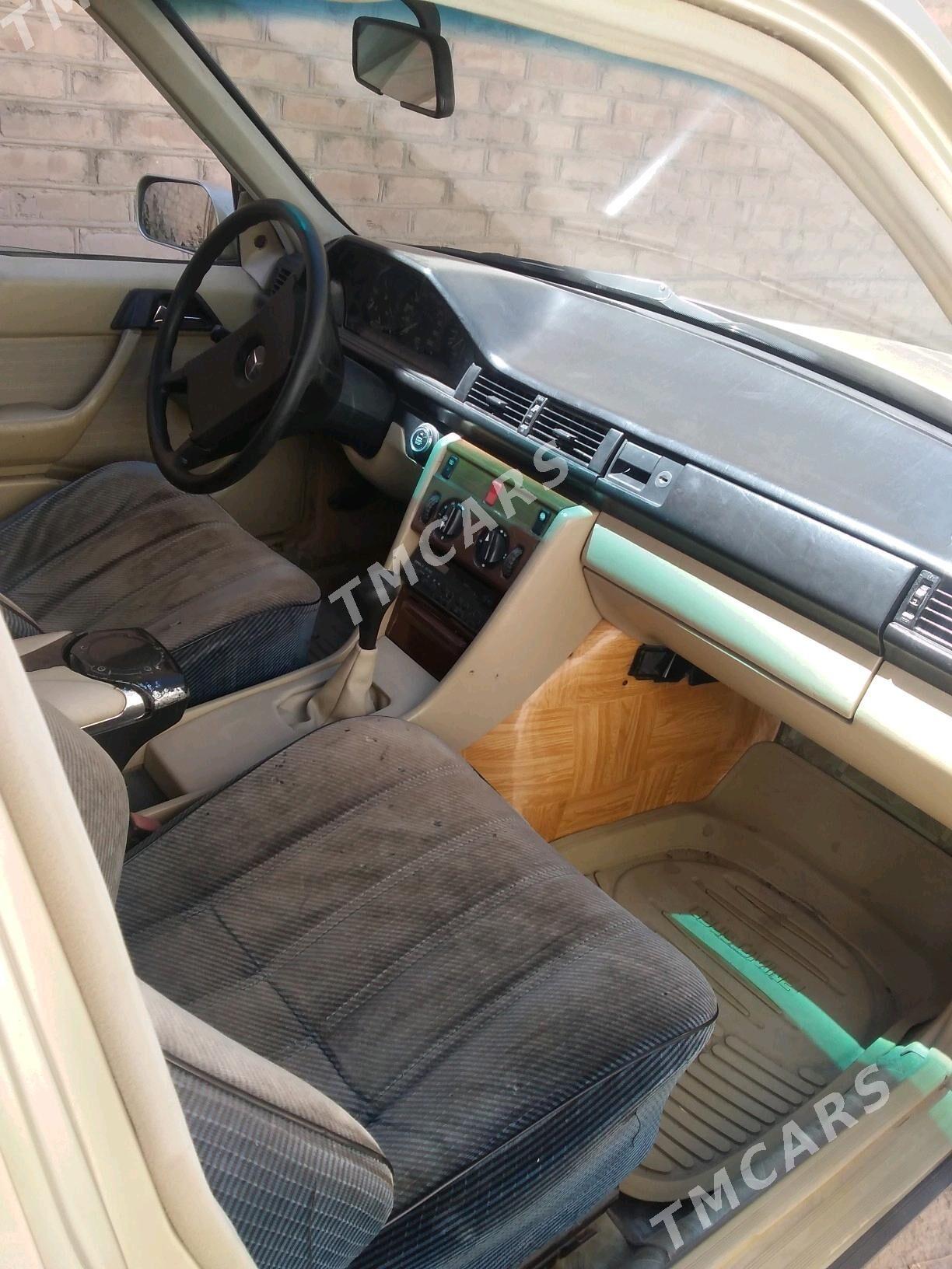 Mercedes-Benz 230E 1985 - 30 000 TMT - Boldumsaz - img 2