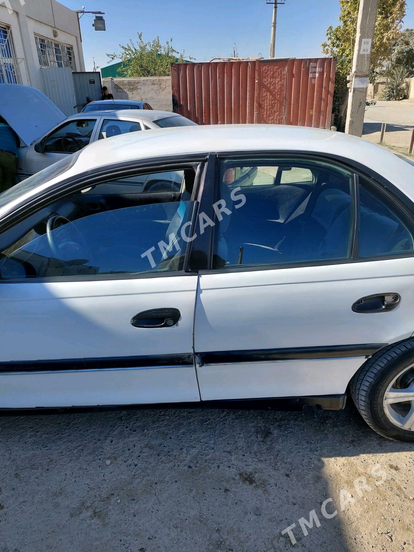 Opel Omega 1995 - 32 000 TMT - Murgap - img 3