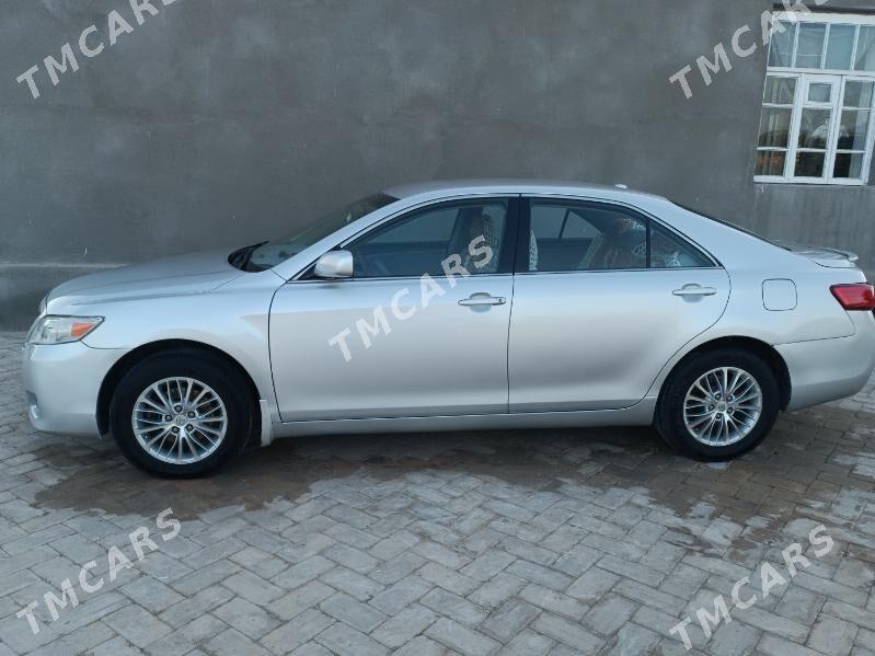 Toyota Camry 2010 - 157 000 TMT - Baýramaly - img 2