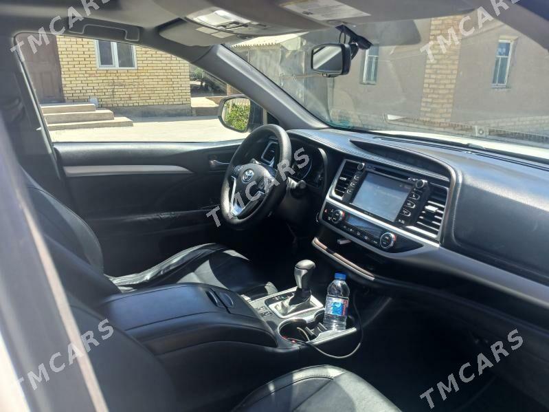 Toyota Highlander 2016 - 500 000 TMT - Мары - img 7