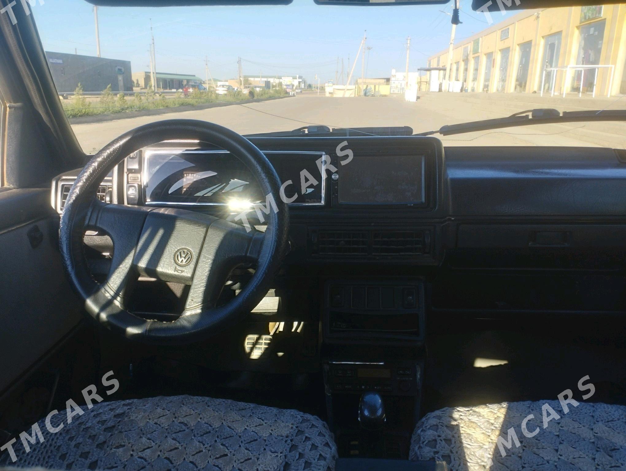 Volkswagen Golf 1993 - 40 000 TMT - Губадаг - img 5