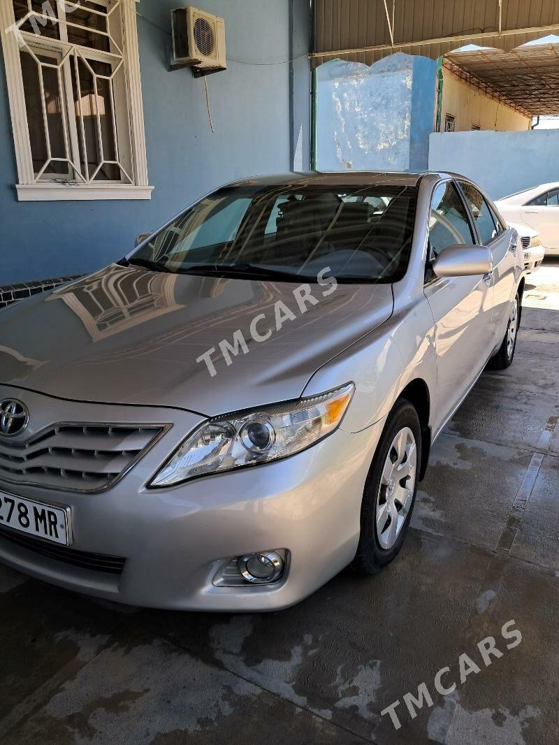 Toyota Camry 2010 - 240 000 TMT - Байрамали - img 2