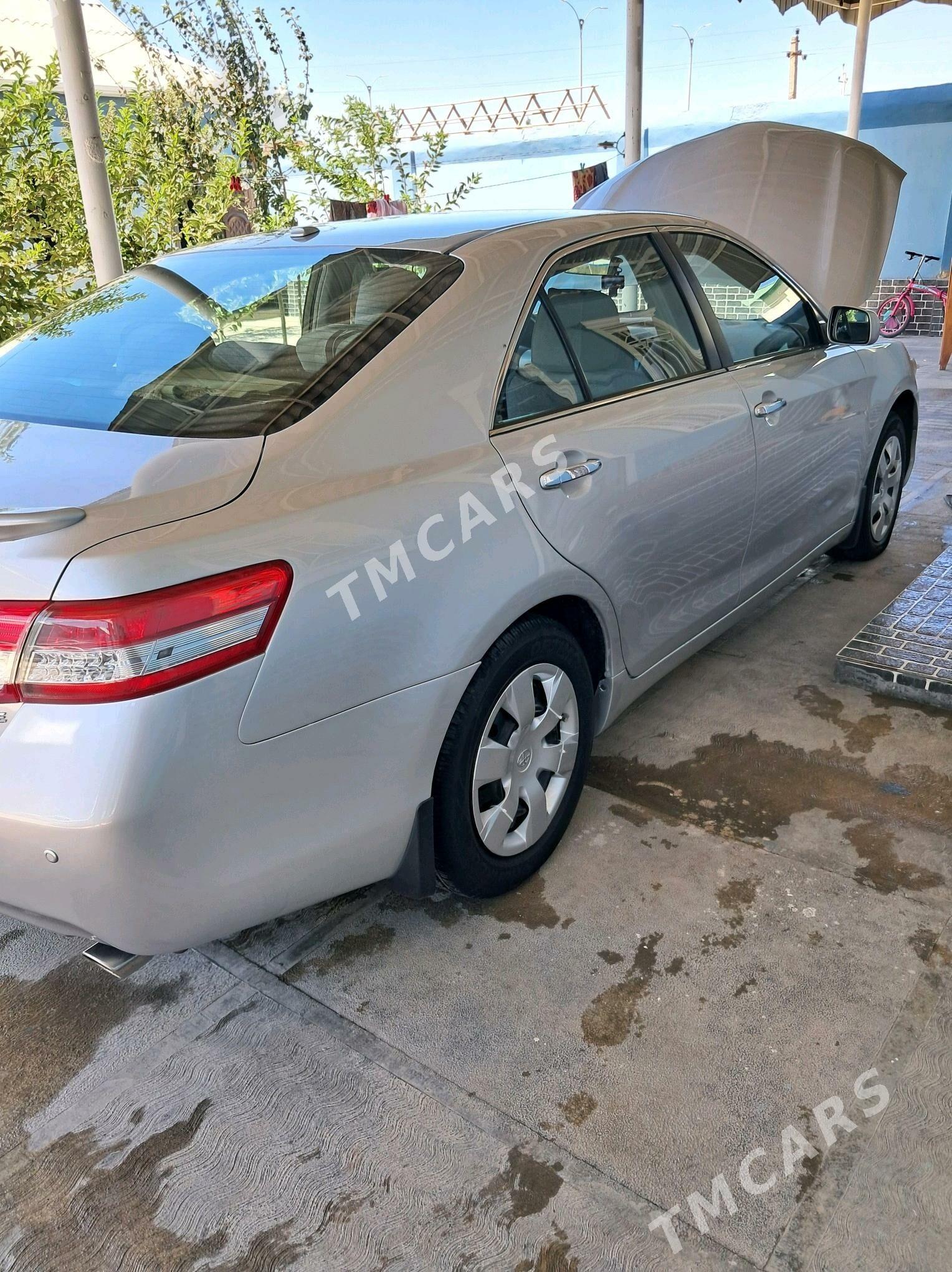 Toyota Camry 2010 - 240 000 TMT - Байрамали - img 4