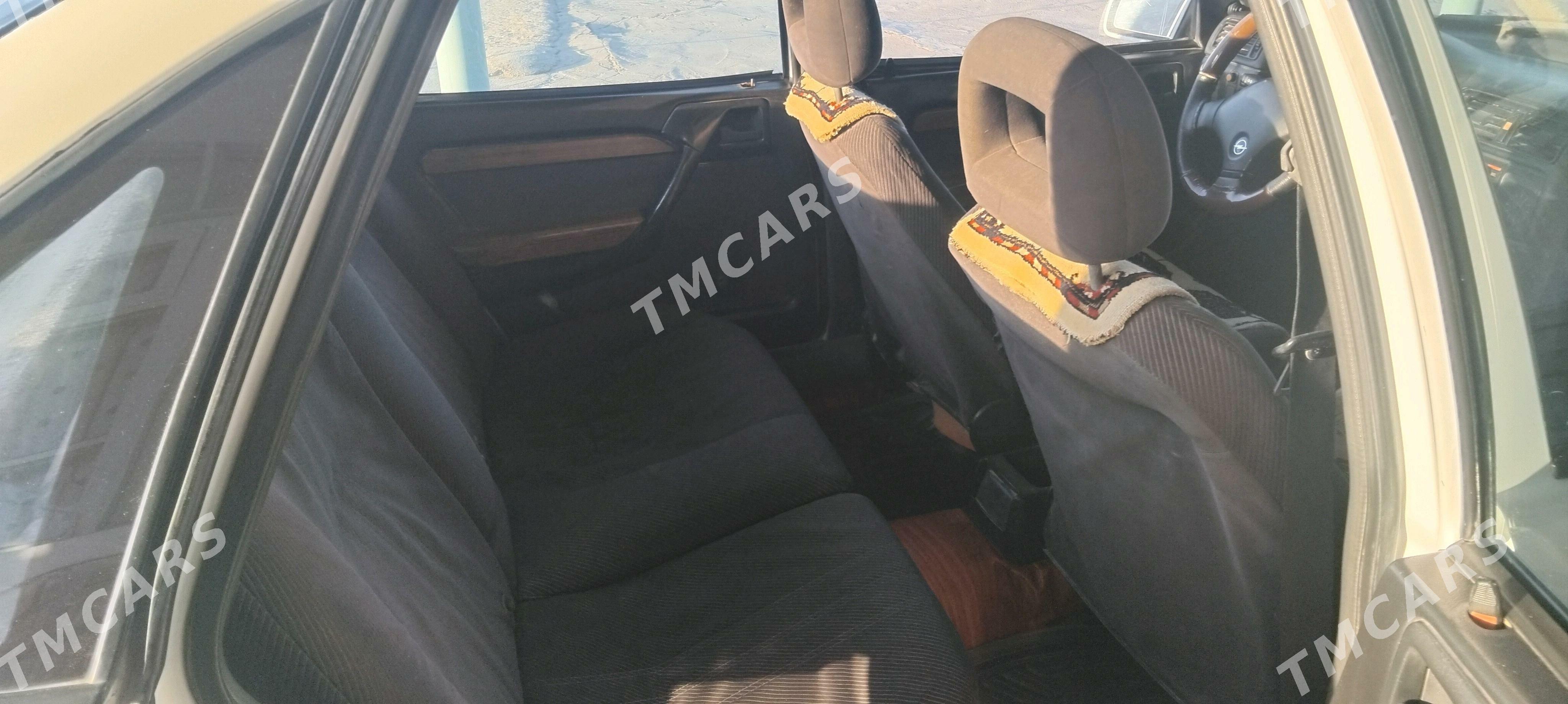 Opel Vectra 1992 - 27 000 TMT - Ак-Бугдайский этрап - img 2
