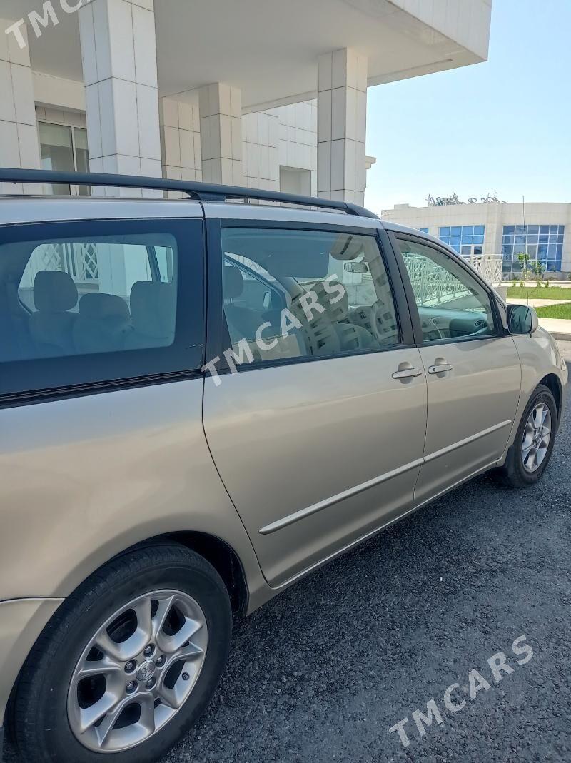 Toyota Sienna 2004 - 240 000 TMT - Бахарден - img 4