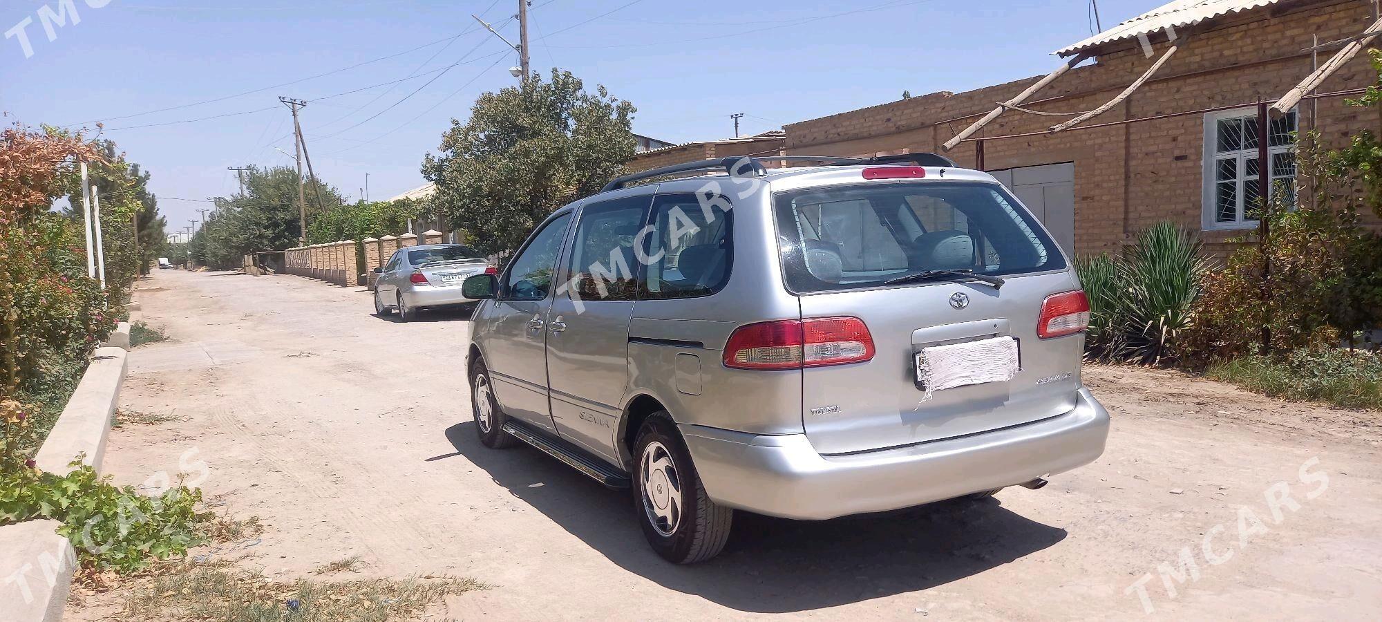 Toyota Sienna 2002 - 176 000 TMT - Kerki - img 2