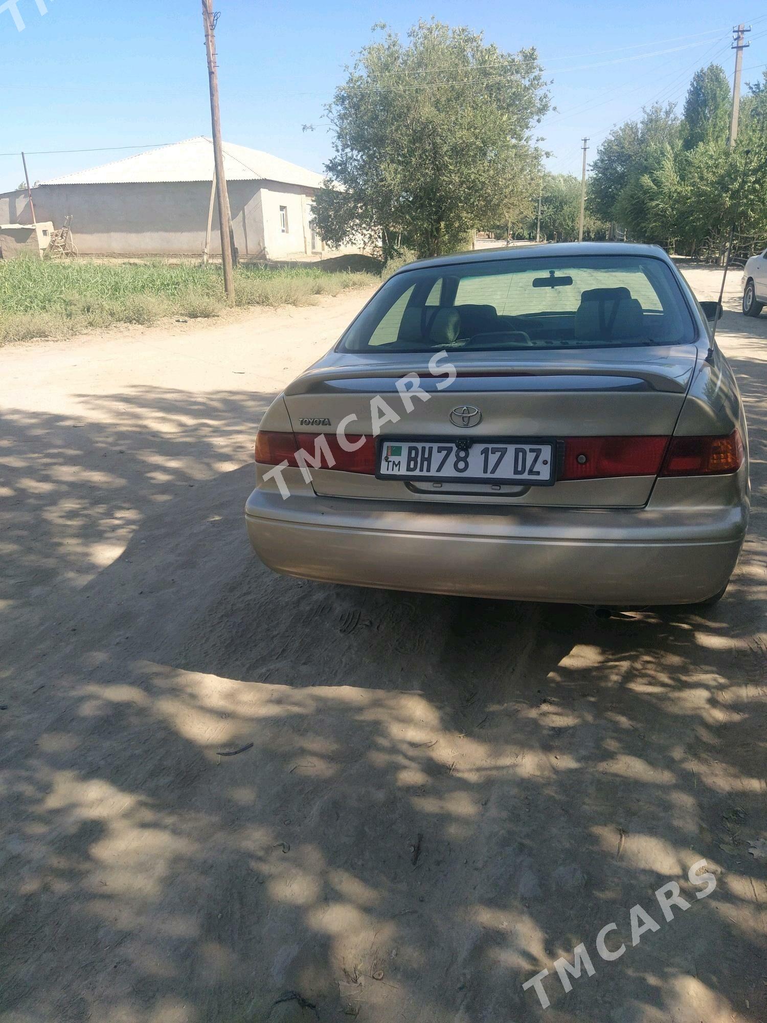 Toyota Camry 1998 - 135 000 TMT - Гурбансолтан Едже - img 6