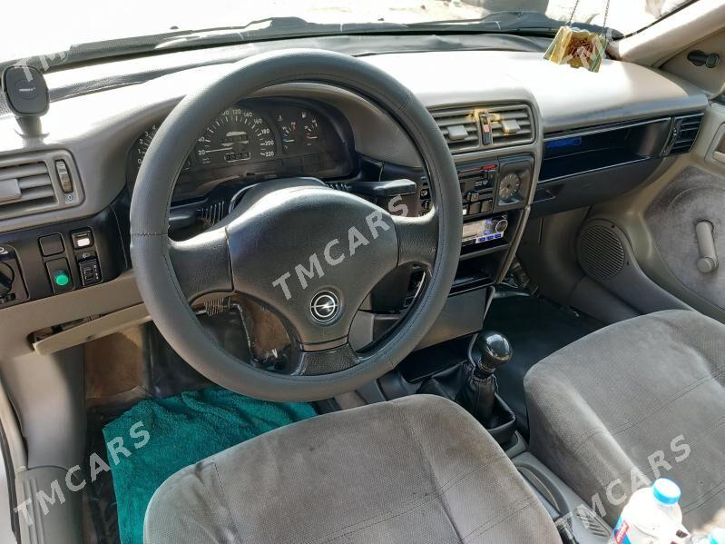 Opel Vectra 1990 - 30 000 TMT - Мары - img 3