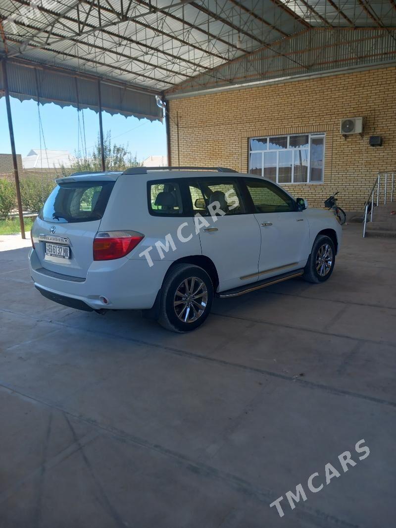 Toyota Highlander 2010 - 280 000 TMT - Мары - img 3