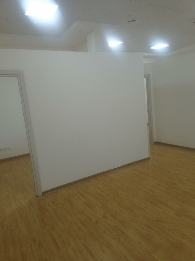 Arende ofis obezdnoý 77m² 3kom - G.Kuliýew köç. (Obýezdnoý) - img 4