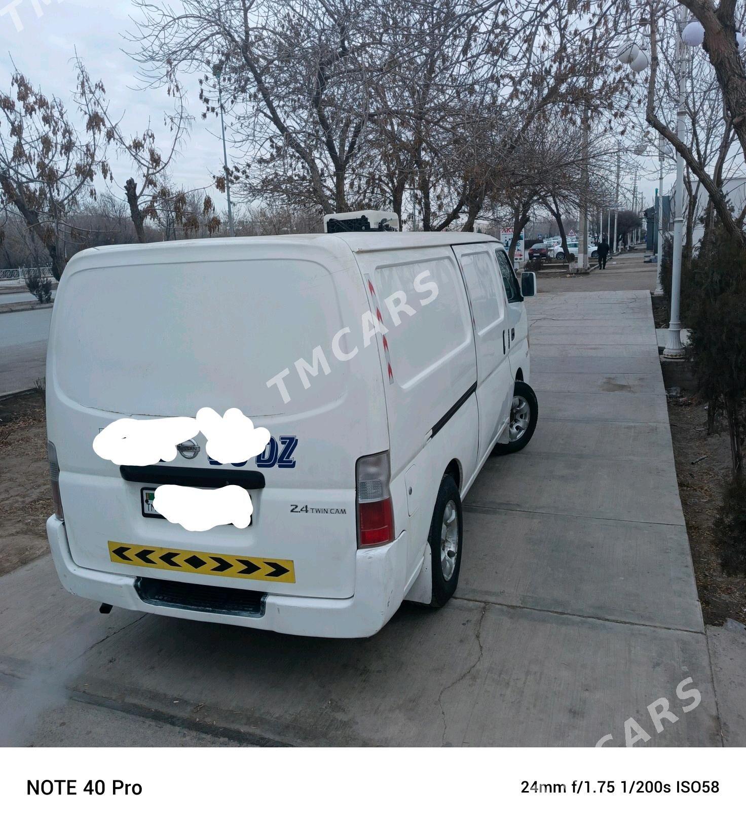 Nissan Urvan 2004 - 110 000 TMT - Дашогуз - img 2