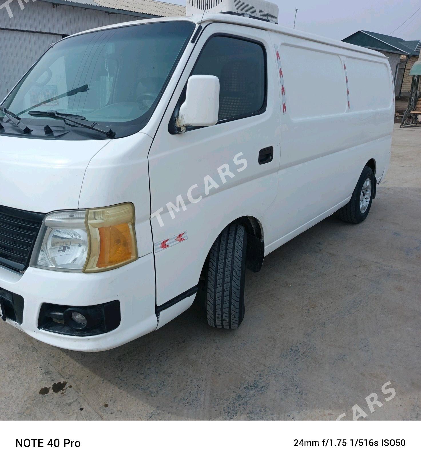 Nissan Urvan 2004 - 110 000 TMT - Дашогуз - img 5