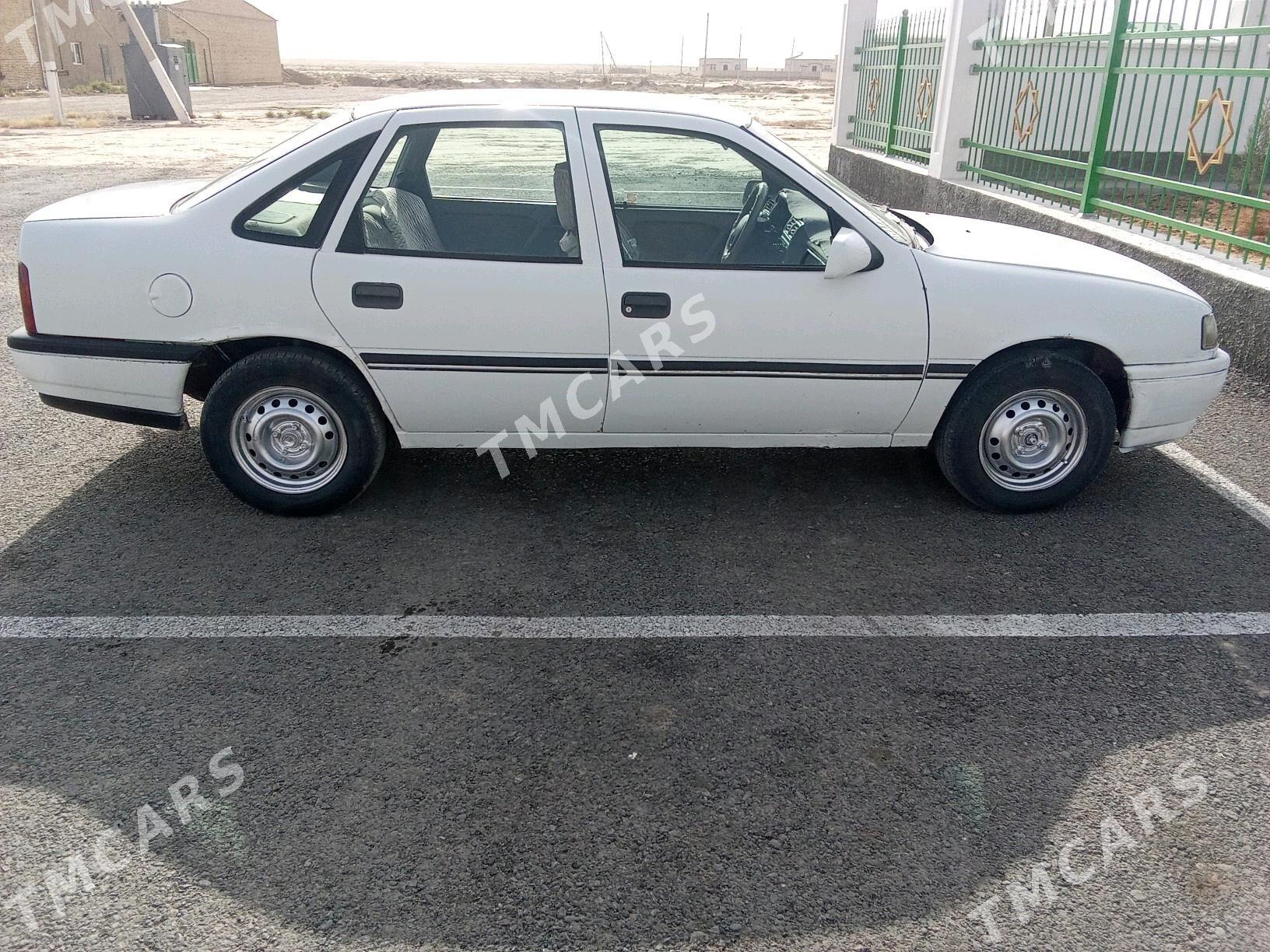 Opel Vectra 1993 - 25 000 TMT - Sarahs - img 5