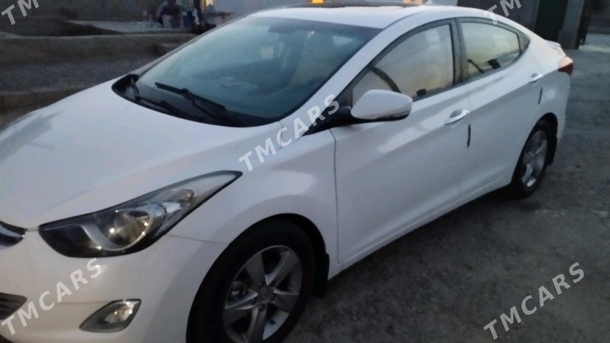 Hyundai Elantra 2013 - 165 000 TMT - Херрикгала - img 2