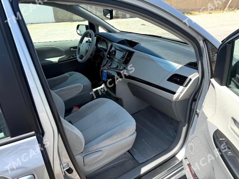 Toyota Sienna 2011 - 320 000 TMT - Балканабат - img 2