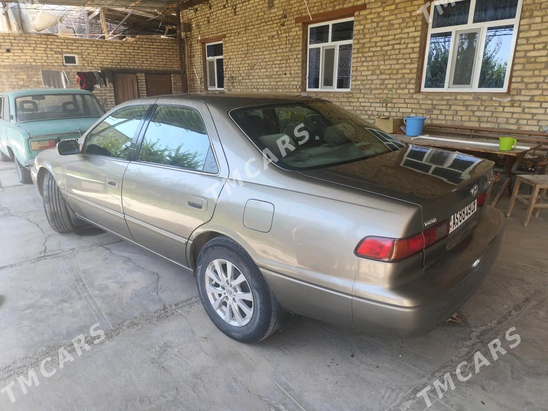Toyota Camry 1999 - 110 000 TMT - Дянев - img 3