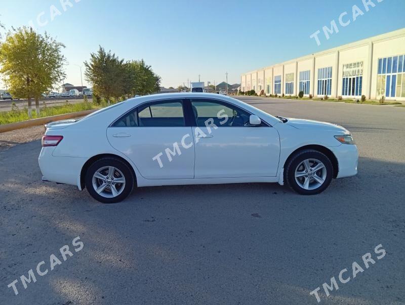 Toyota Camry 2010 - 130 000 TMT - Теджен - img 3