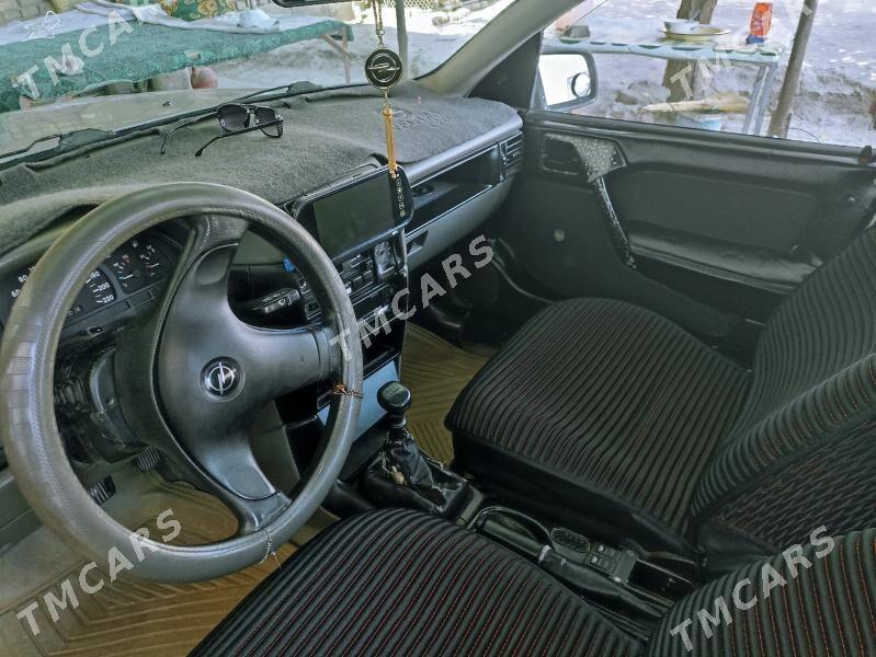 Opel Vectra 1989 - 34 000 TMT - Dänew - img 4