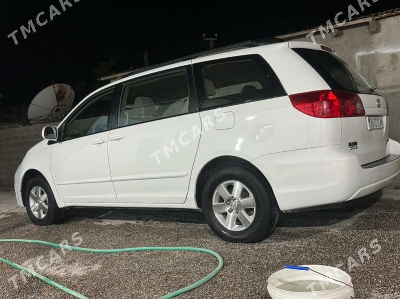 Toyota Sienna 2009 - 235 000 TMT - Ak bugdaý etraby - img 4