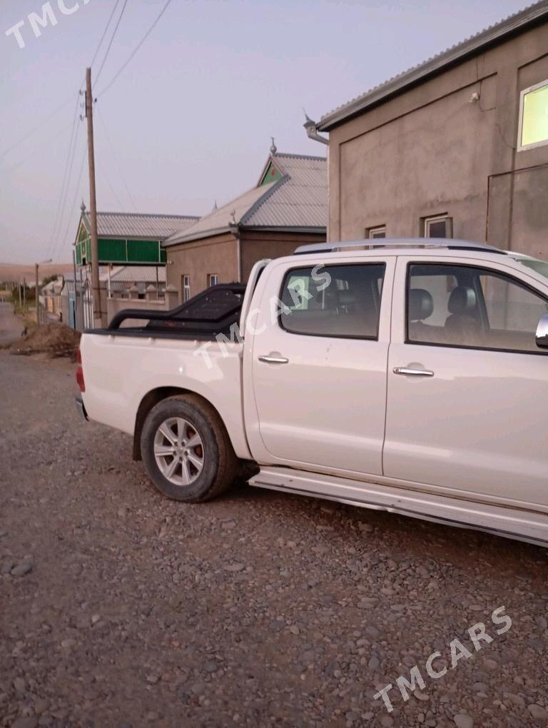 Toyota Hilux 2008 - 220 000 TMT - Тагтабазар - img 2