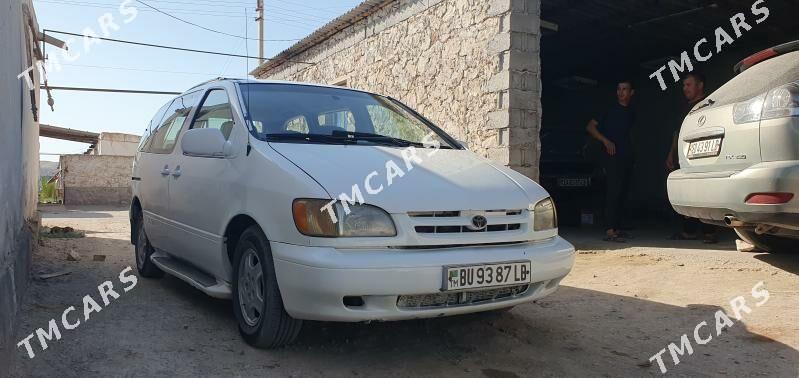 Toyota Sienna 2000 - 140 000 TMT - Койтендаг - img 4